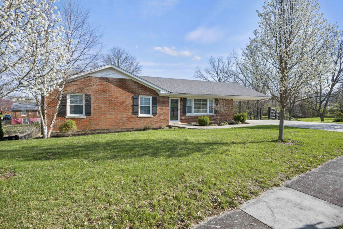 313 HICKORY HILL DR, NICHOLASVILLE, KY 40356, photo 1 of 40