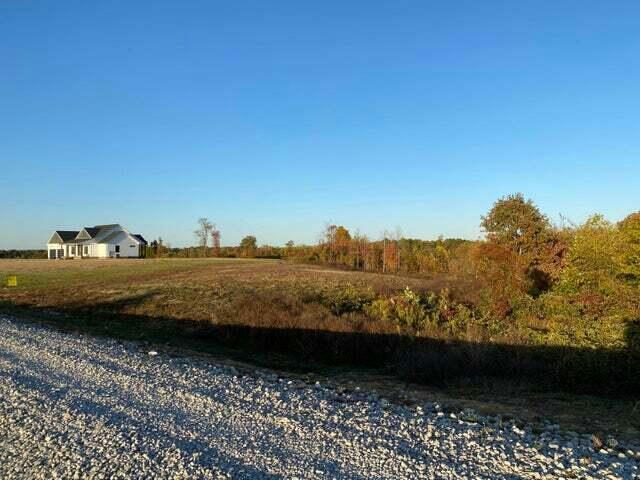 1749 OLD HARE RD, EAST BERNSTADT, KY 40729, photo 1 of 19