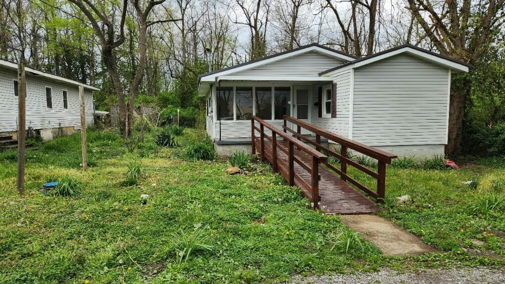 103 E MAXWELL ST, STANFORD, KY 40484, photo 1 of 15