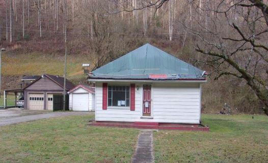 8226 STATE HIGHWAY 1056, MCCARR, KY 41544, photo 1 of 9